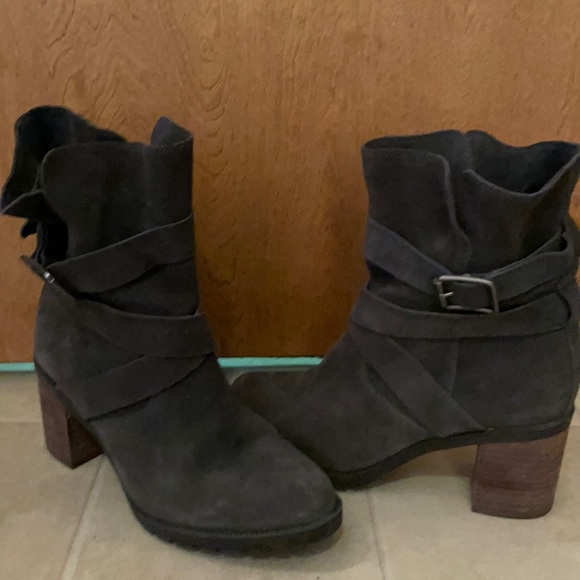 Clarks Shoes - Clark booties very soft